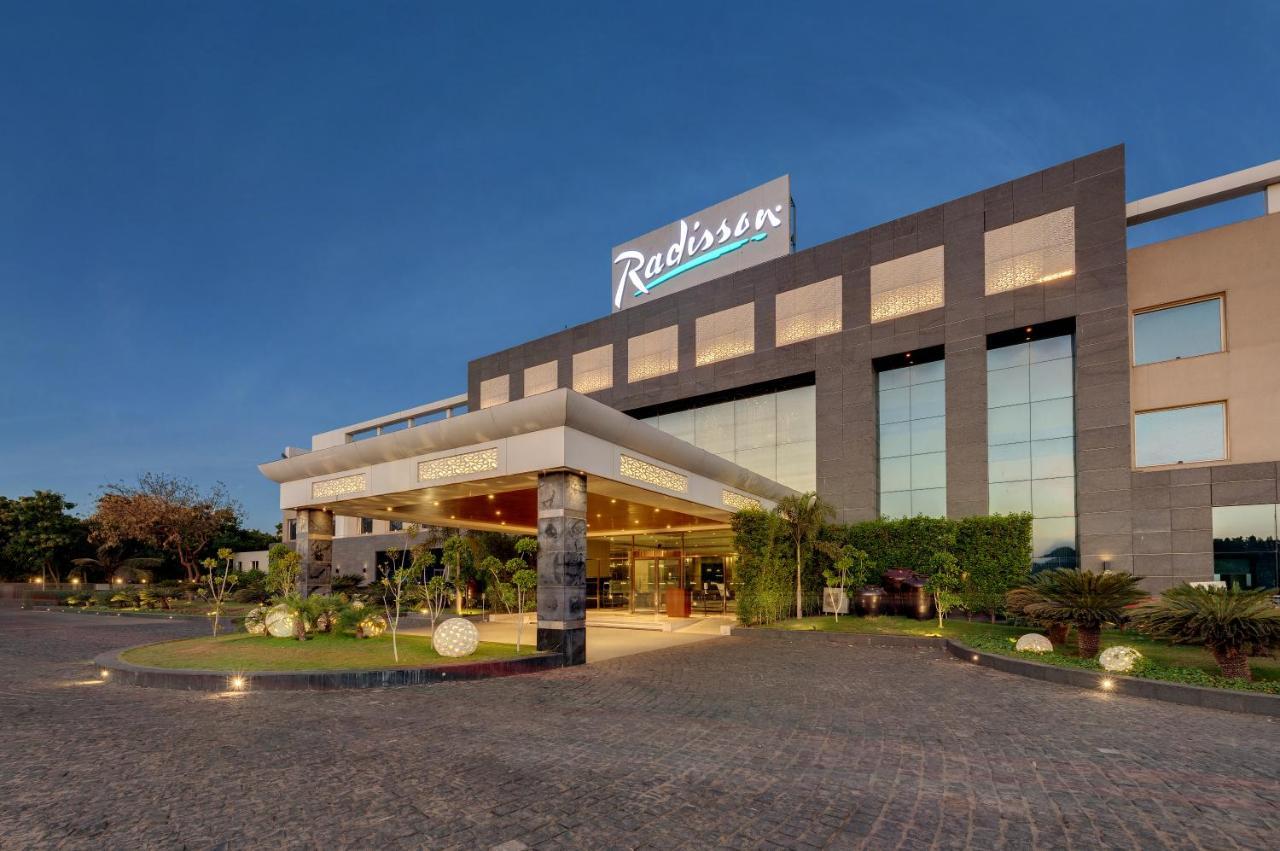 Radisson Resort & Spa Kandla Gandhidham Bagian luar foto