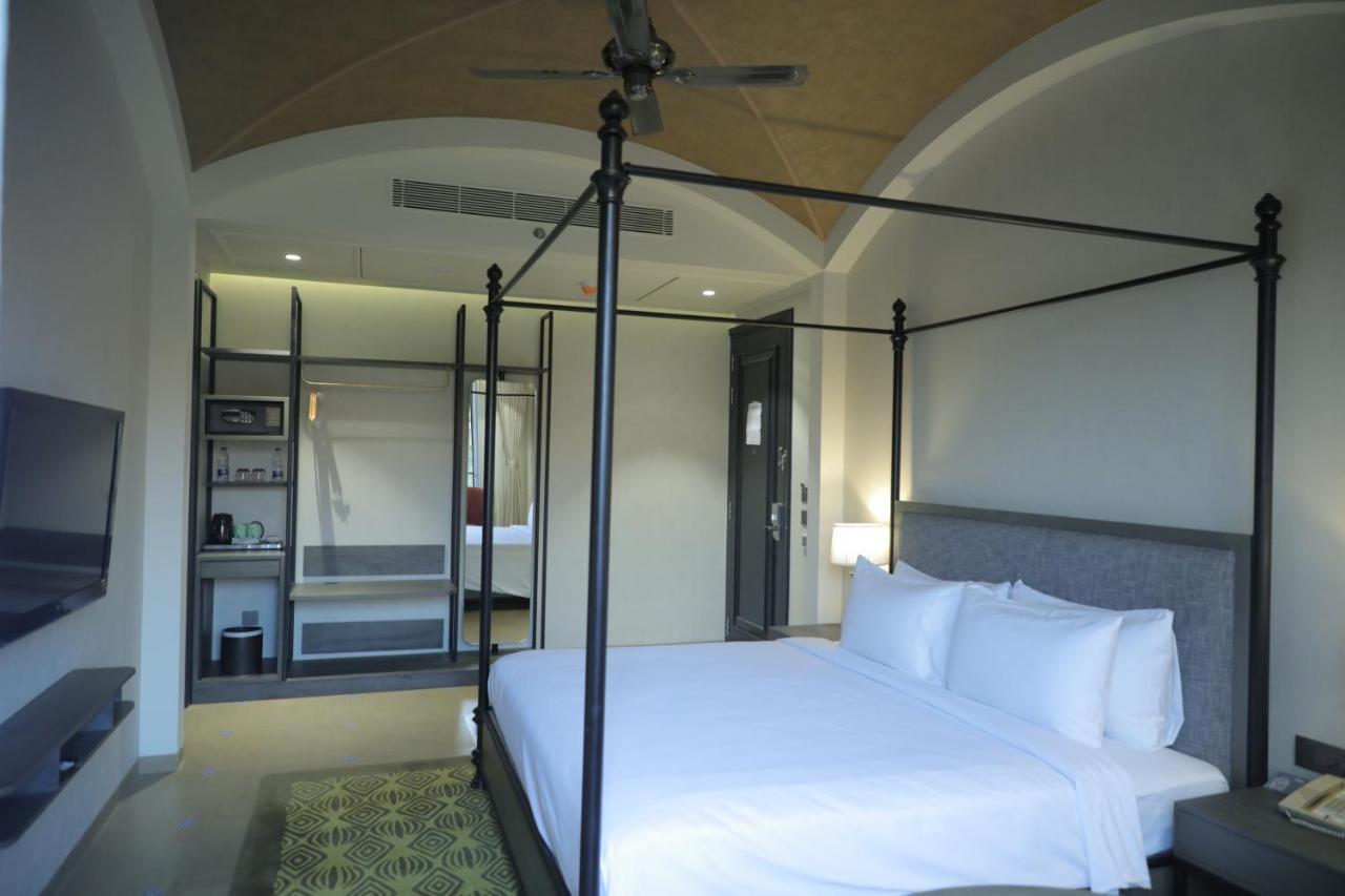 Radisson Resort & Spa Kandla Gandhidham Bagian luar foto