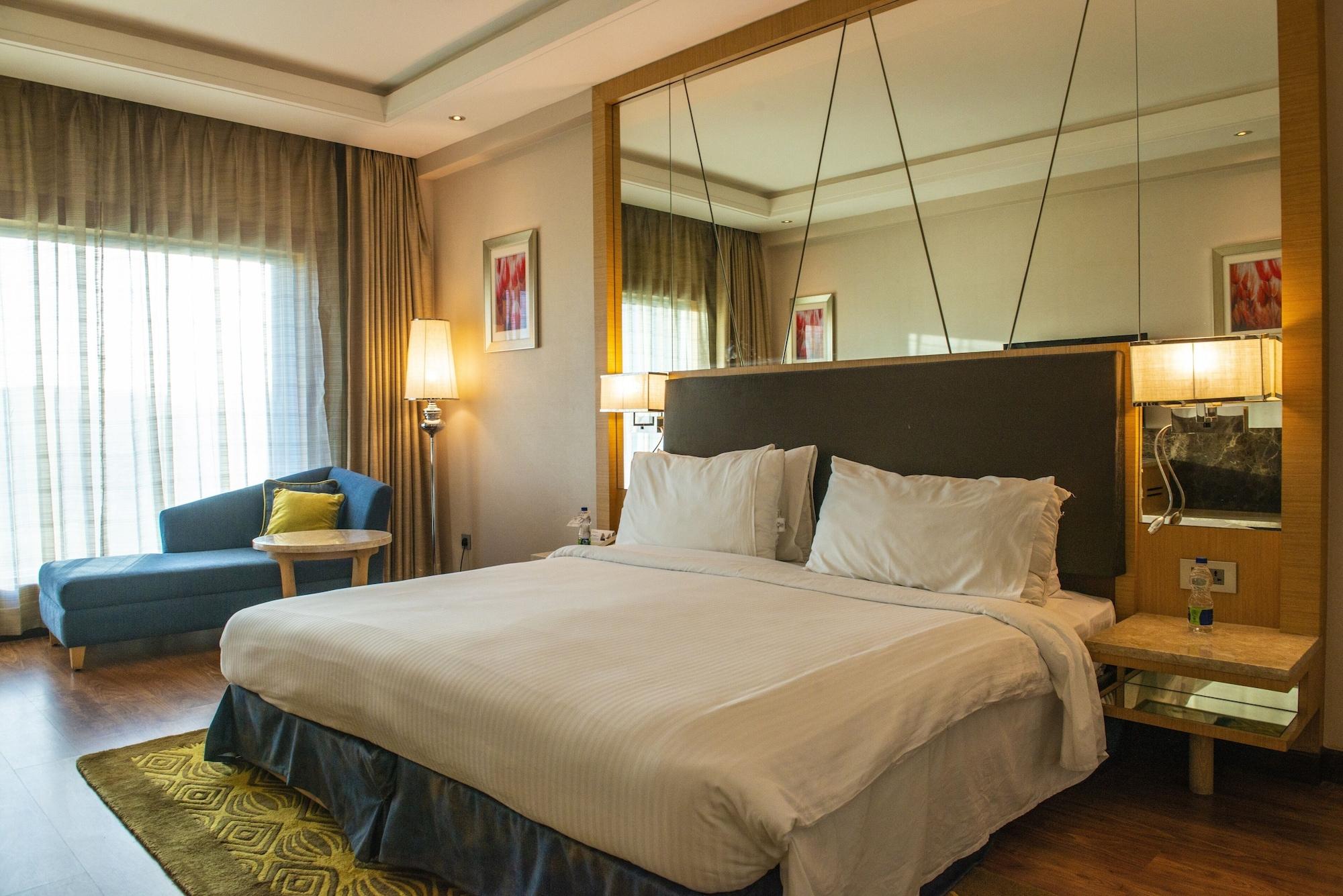 Radisson Resort & Spa Kandla Gandhidham Bagian luar foto