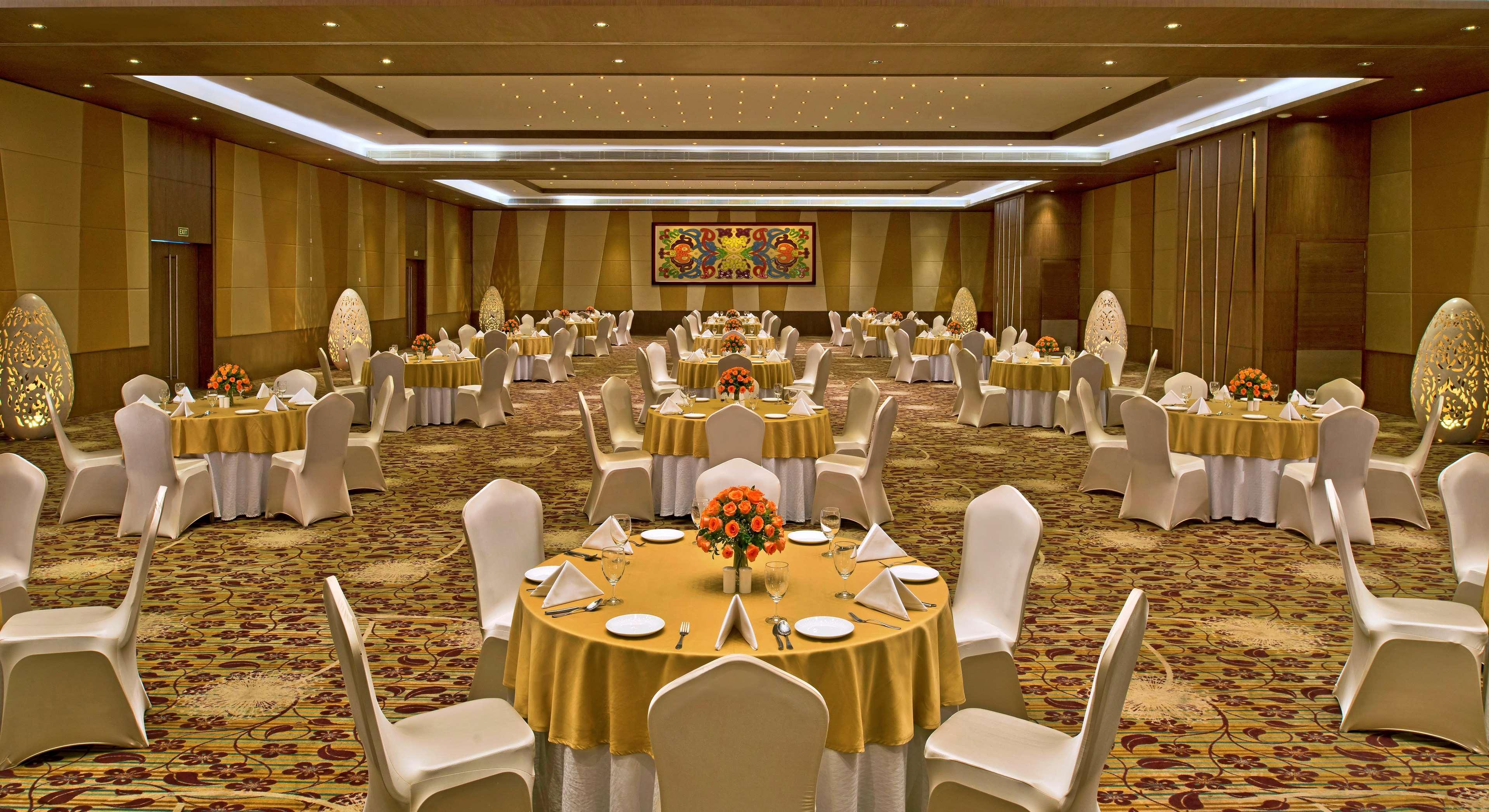 Radisson Resort & Spa Kandla Gandhidham Bagian luar foto