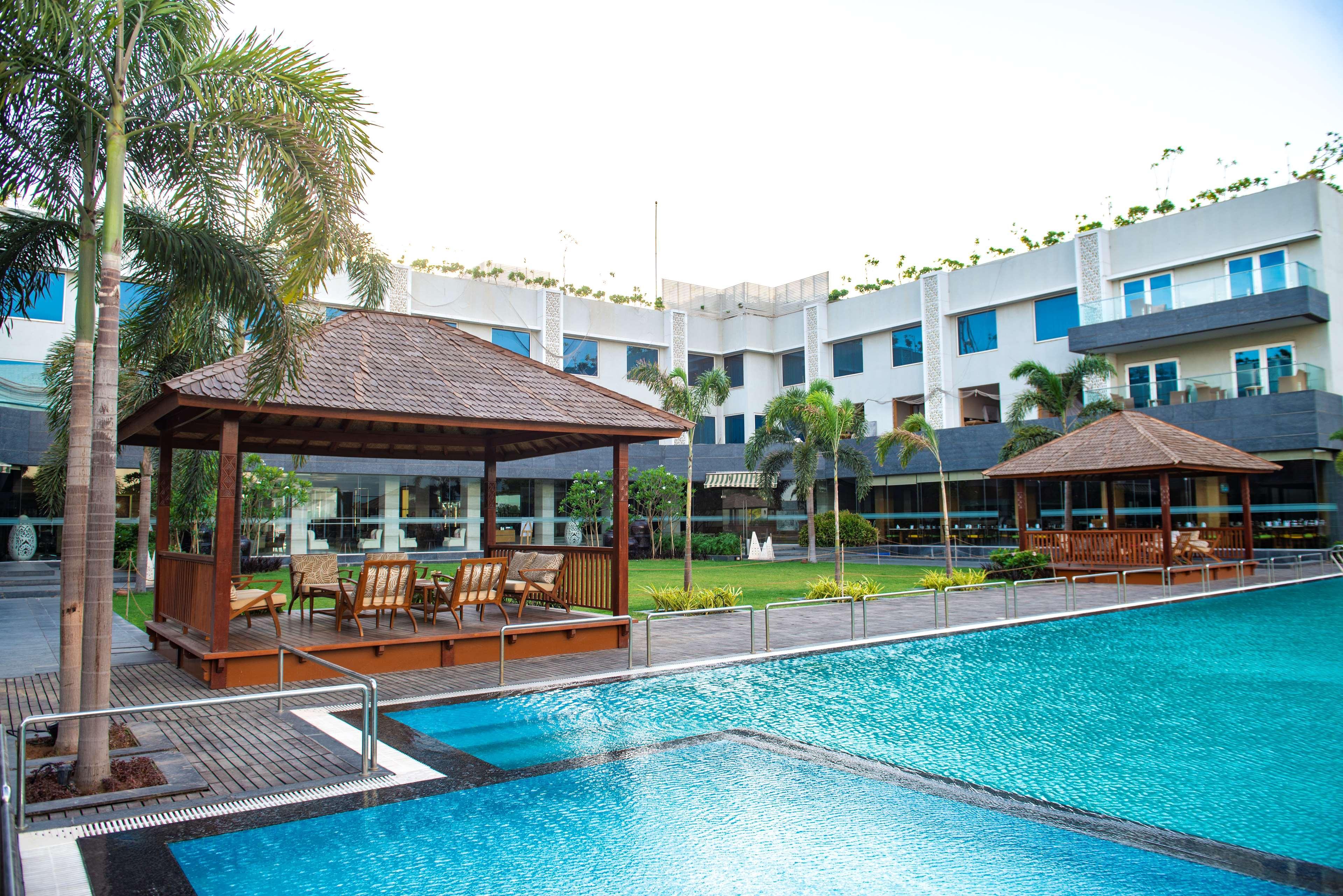 Radisson Resort & Spa Kandla Gandhidham Bagian luar foto