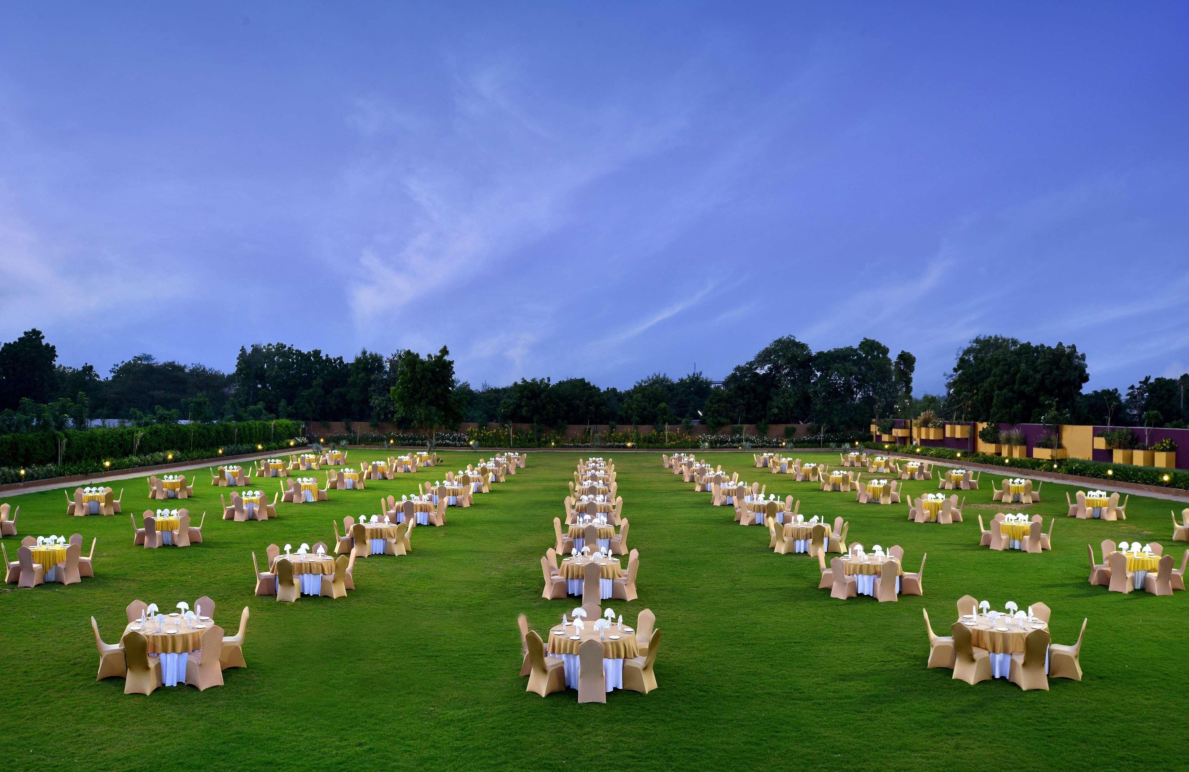 Radisson Resort & Spa Kandla Gandhidham Bagian luar foto