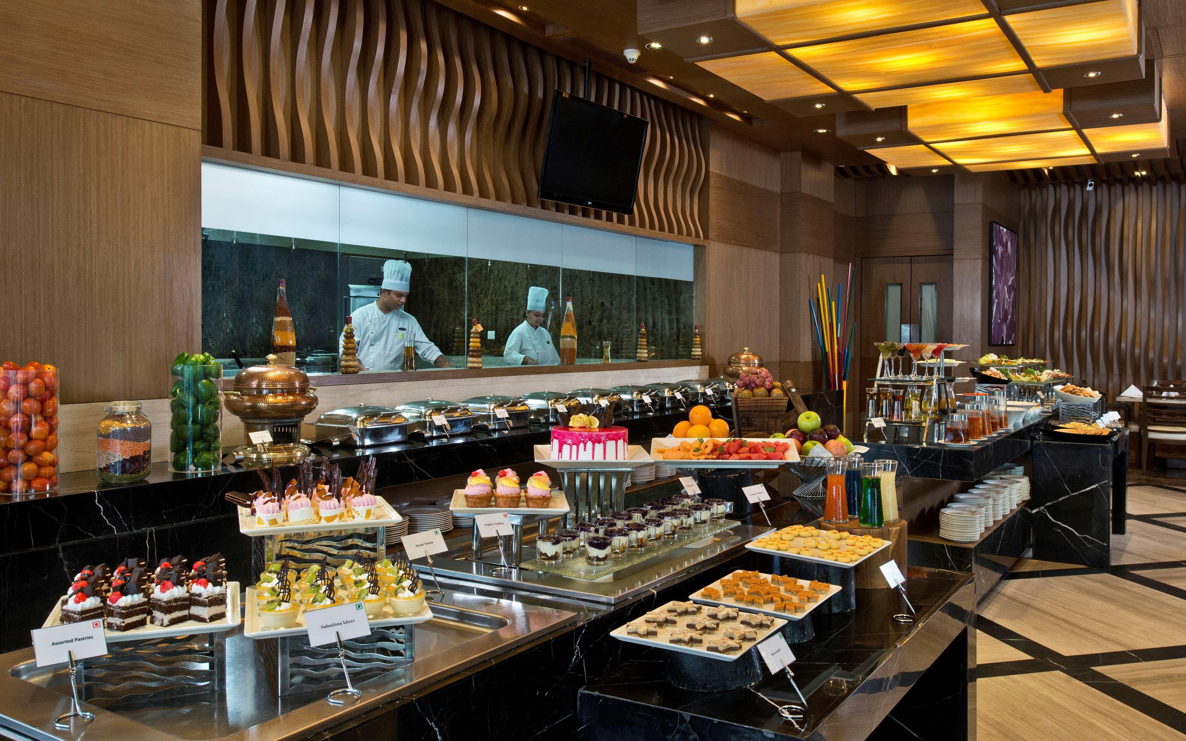 Radisson Resort & Spa Kandla Gandhidham Bagian luar foto