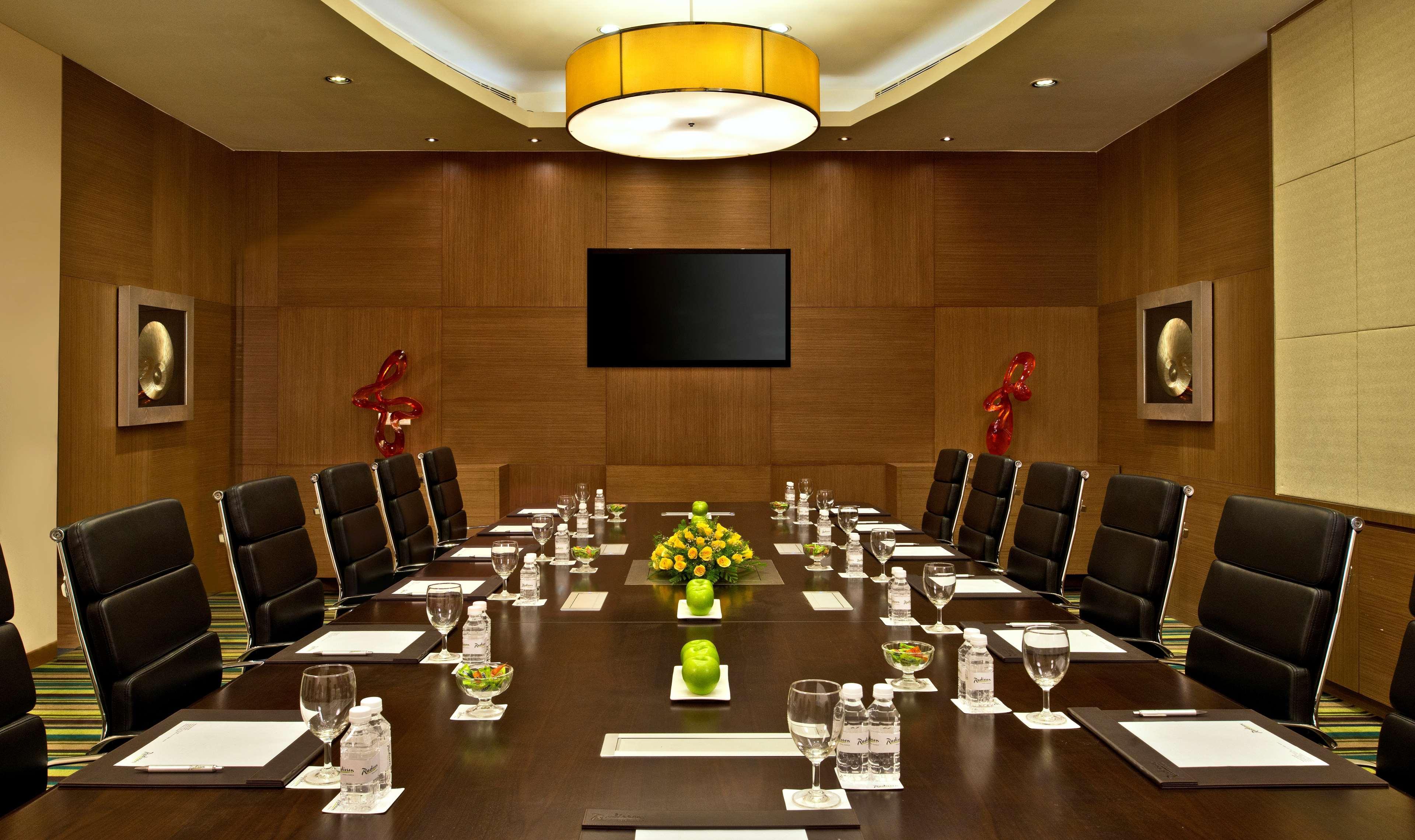 Radisson Resort & Spa Kandla Gandhidham Bagian luar foto