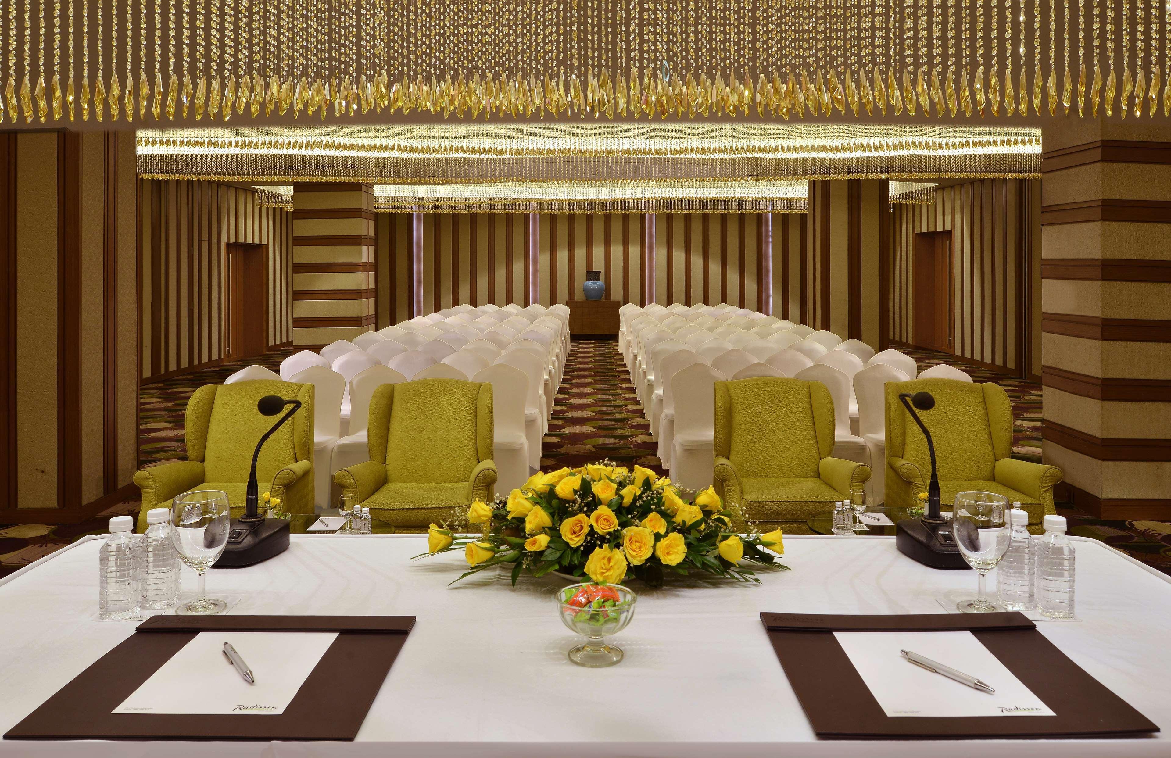 Radisson Resort & Spa Kandla Gandhidham Bagian luar foto