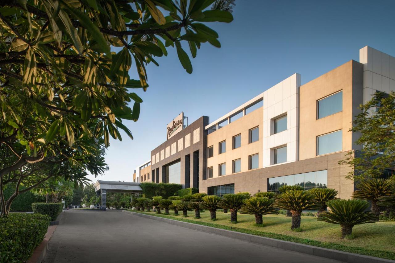 Radisson Resort & Spa Kandla Gandhidham Bagian luar foto