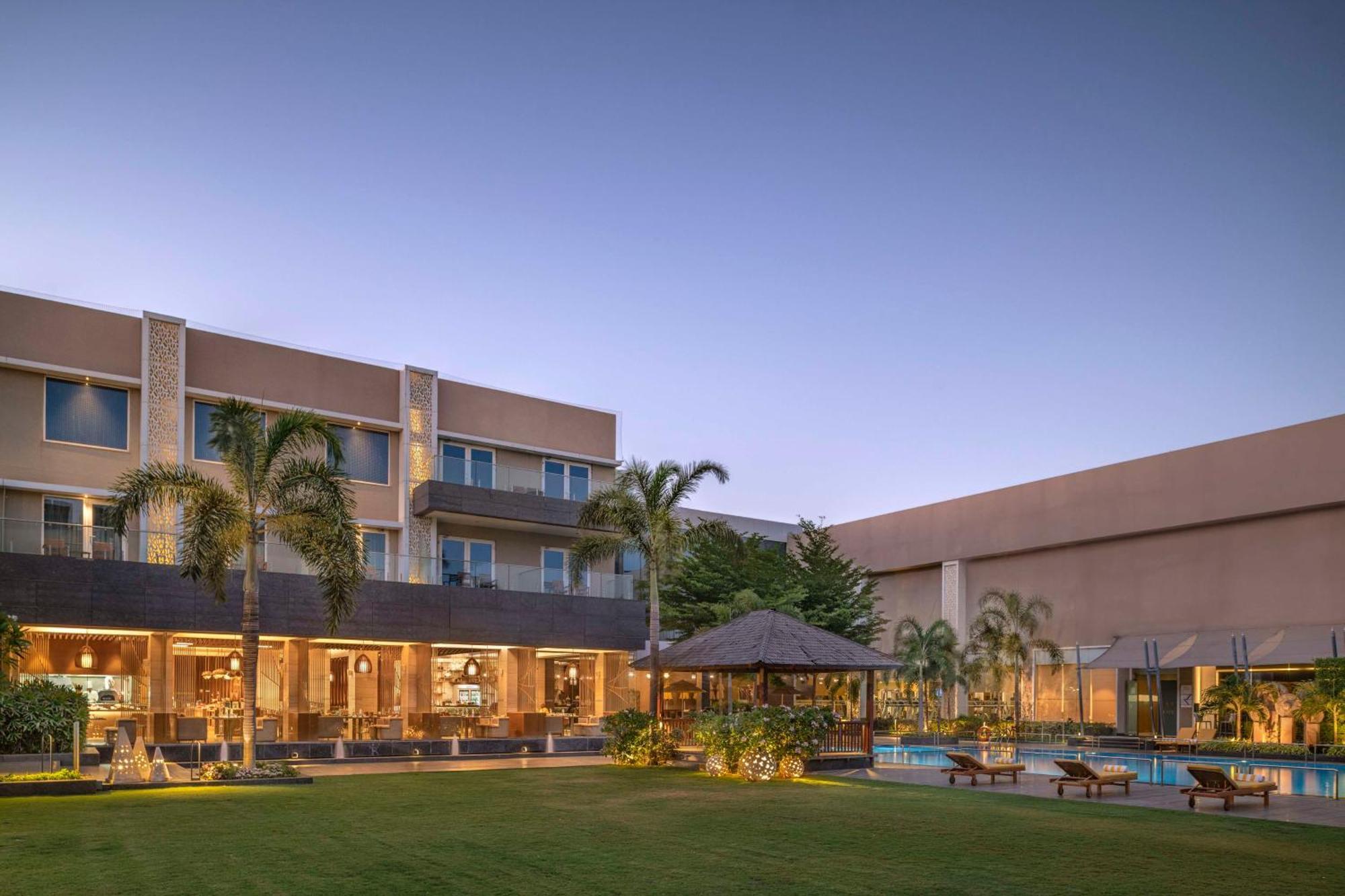 Radisson Resort & Spa Kandla Gandhidham Bagian luar foto