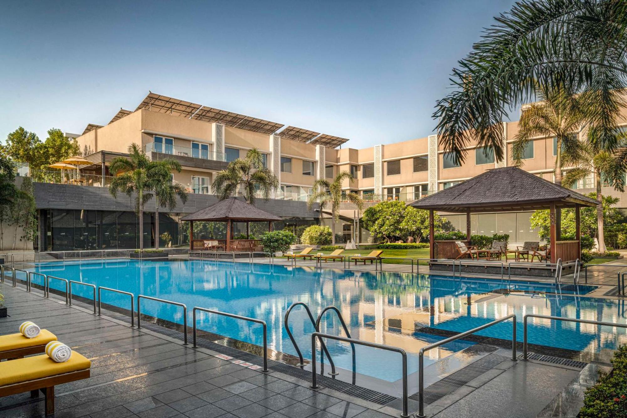 Radisson Resort & Spa Kandla Gandhidham Bagian luar foto