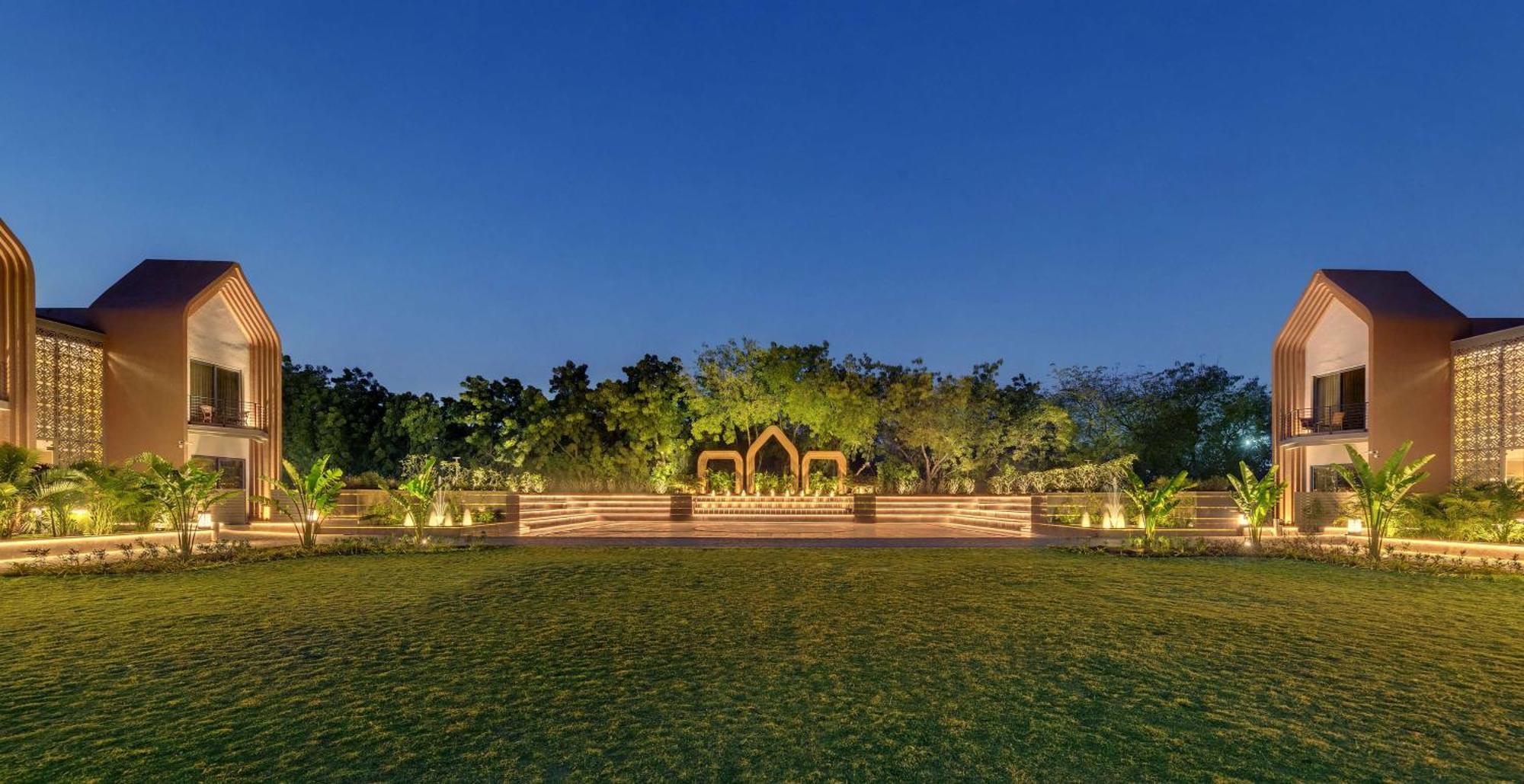 Radisson Resort & Spa Kandla Gandhidham Bagian luar foto
