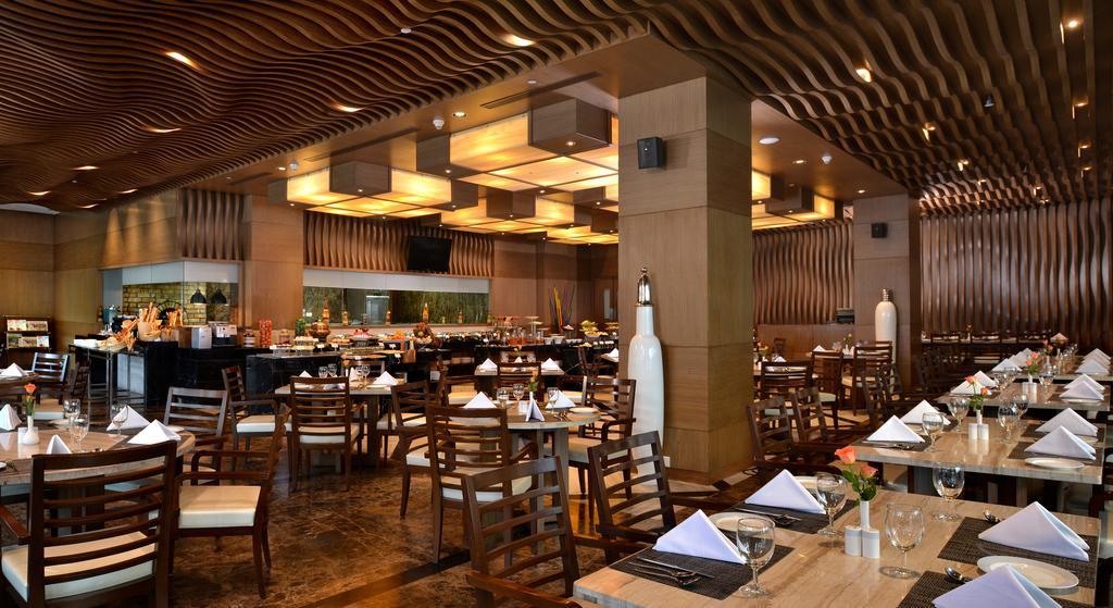 Radisson Resort & Spa Kandla Gandhidham Bagian luar foto